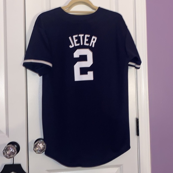 Derek Jeter Yankees jersey - Picture 3 of 3